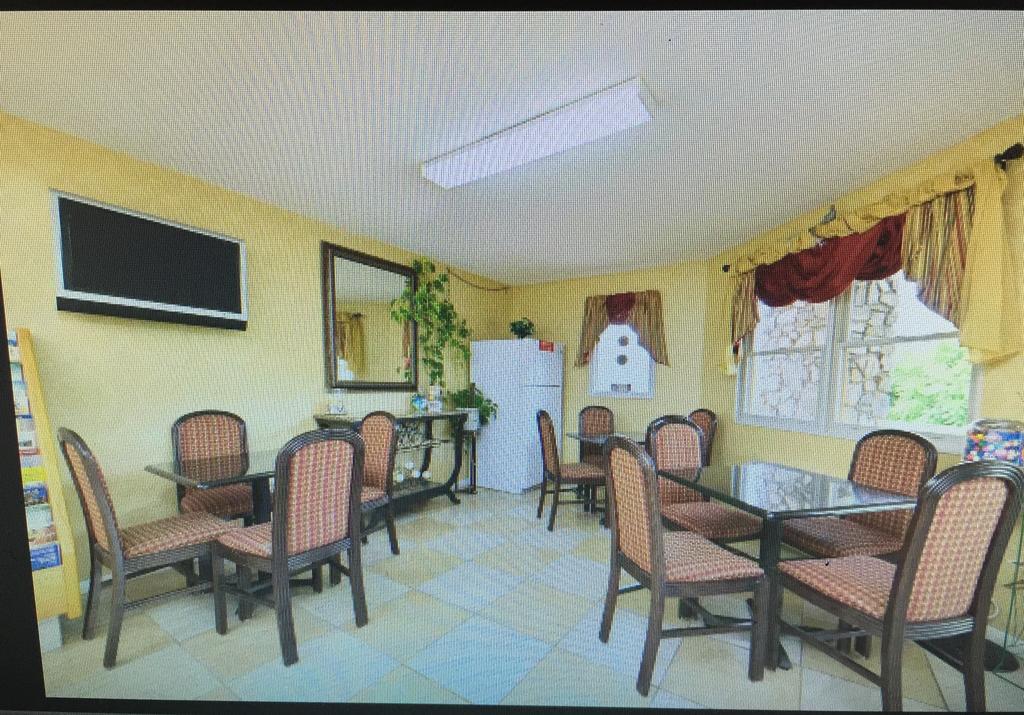 Americas Best Value Inn Кантон Екстериор снимка