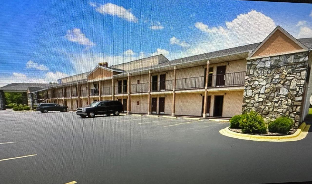 Americas Best Value Inn Кантон Екстериор снимка